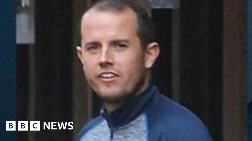 Senior member of Kinahan crime group sentenced to 24 years in prison - BBC