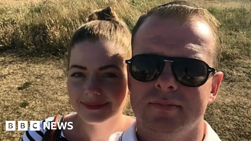 Man 'emailed by Betfair after taking own life' - BBC
