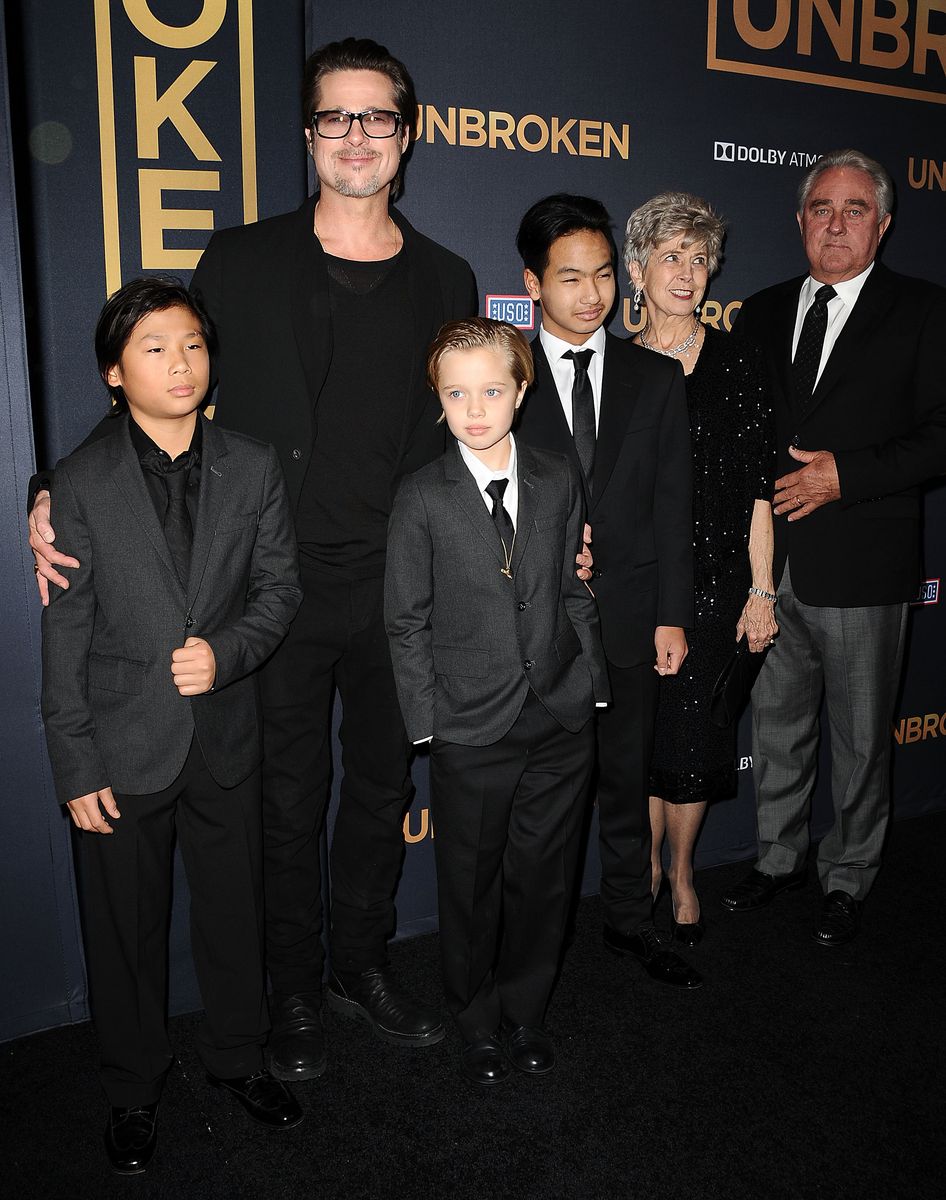 Brad Pitt's parents with the kids in 2014
