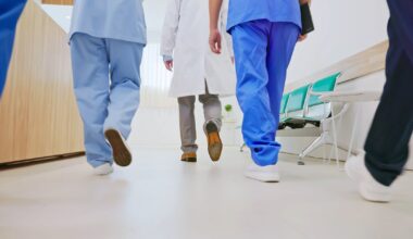 Removing private practice in public hospitals under new contracts ‘inadequately monitored’ – The Irish Times