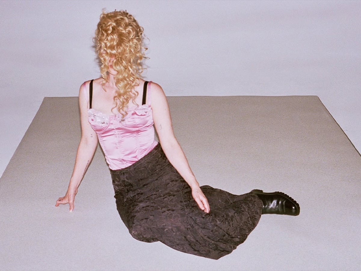Blondshell announces third album, 'Violins'