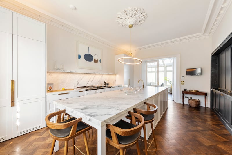 Kitchen dining area