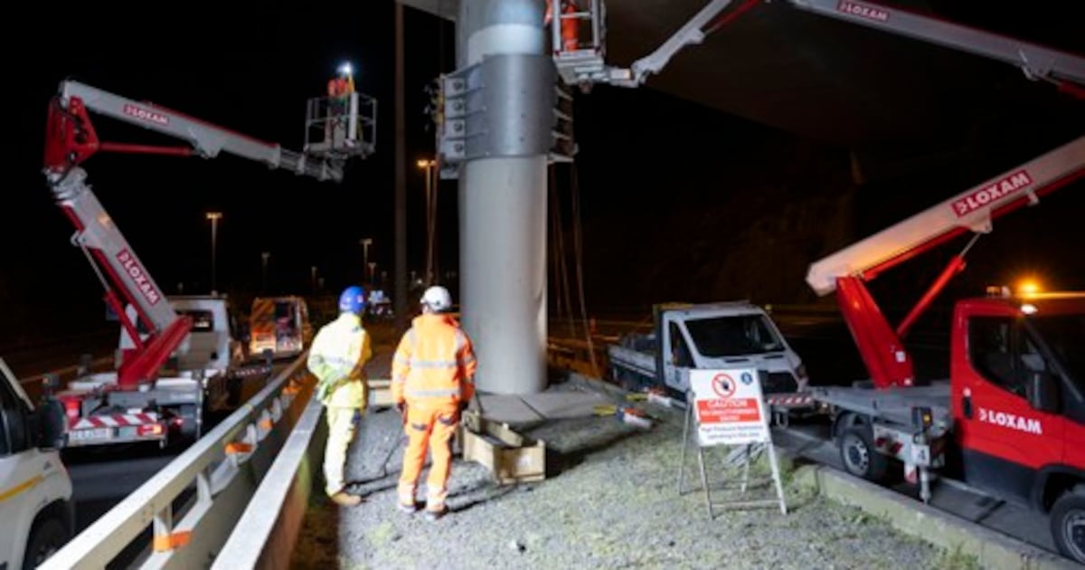 ‘Steel collar’ fixed to worn bridge over M50 in south Dublin – The Irish Times