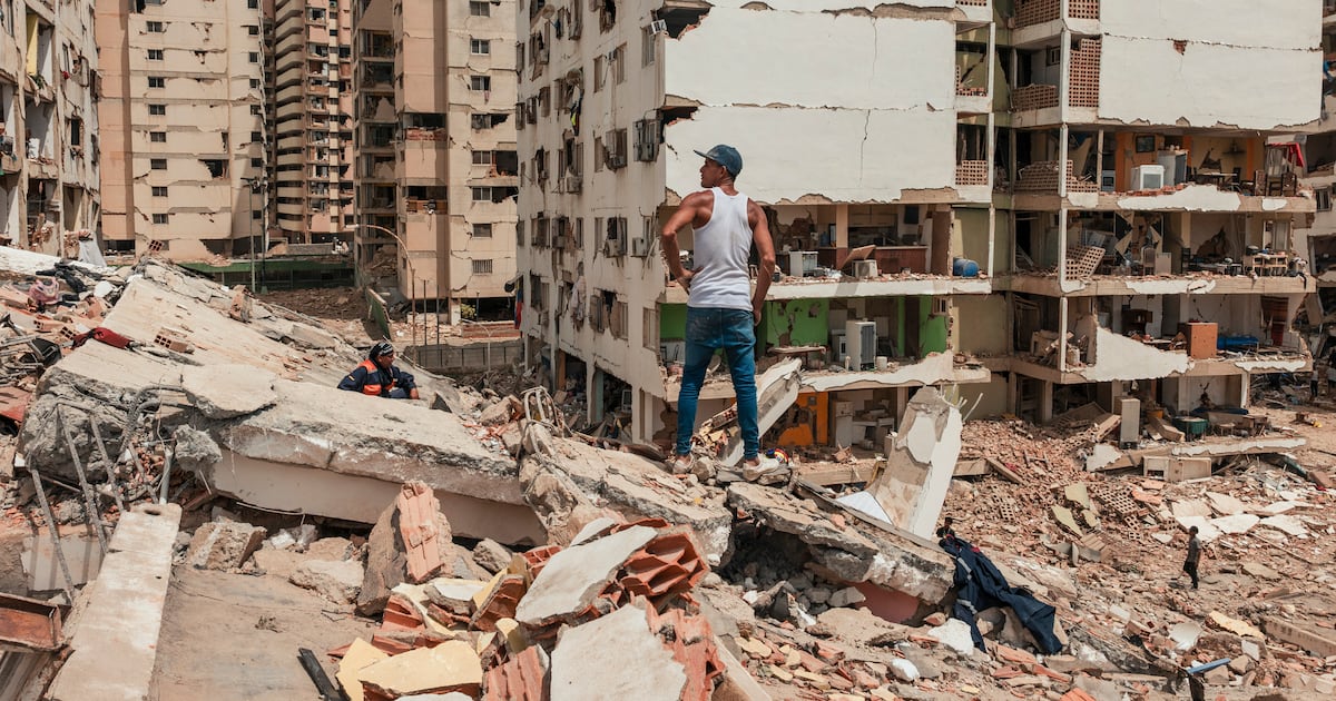 Venezuela earthquakes death toll passes 900 as rescue teams try to save survivors – The Irish Times