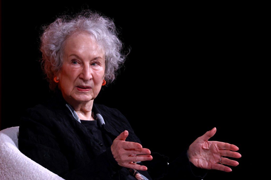 Margaret Atwood Talks AI, U.S. Politics & Censorship At Babell Fest