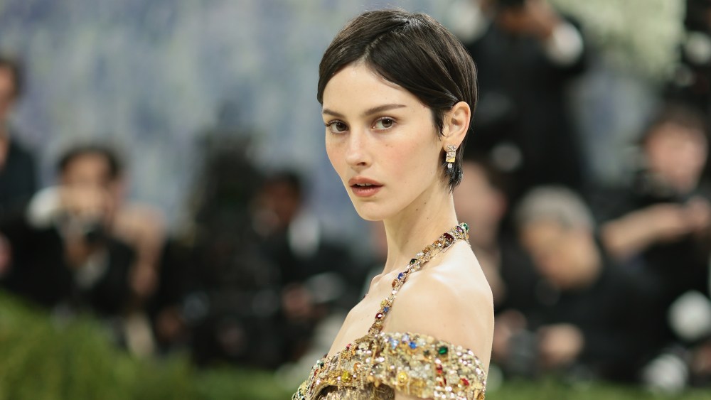 Gracie Abrams Says 'I Get It' When People Call Her a Nepo Baby Online