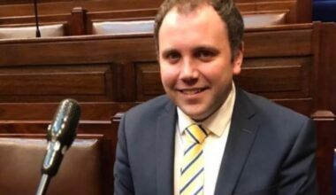 State should buy Easter Rising ‘flag of truce’, FF TD says – The Irish Times
