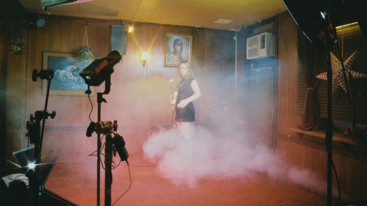 Julia Jacklin Signs to 4AD, Lines Up 2026 and 2027 Tour Dates
