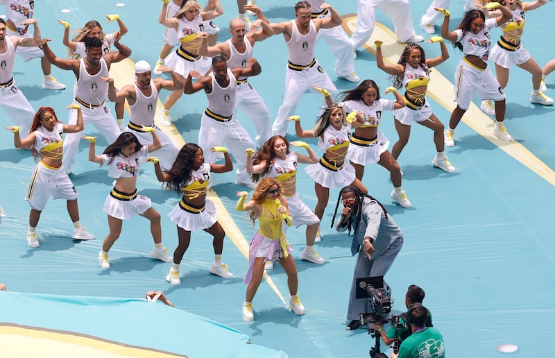 Shakira performed her new song Dai Dai. Photo: Rodrigo Oropeza/AFP/Getty