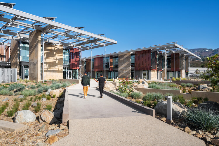 Malibu High School / KoningEizenberg Architecture - Image 1 of 25