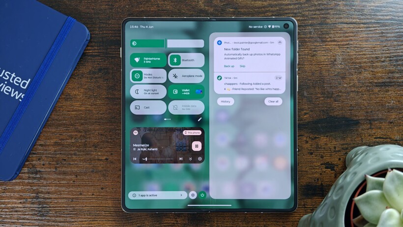 Unified notification shade and quick controls on the Motorola Razr Fold