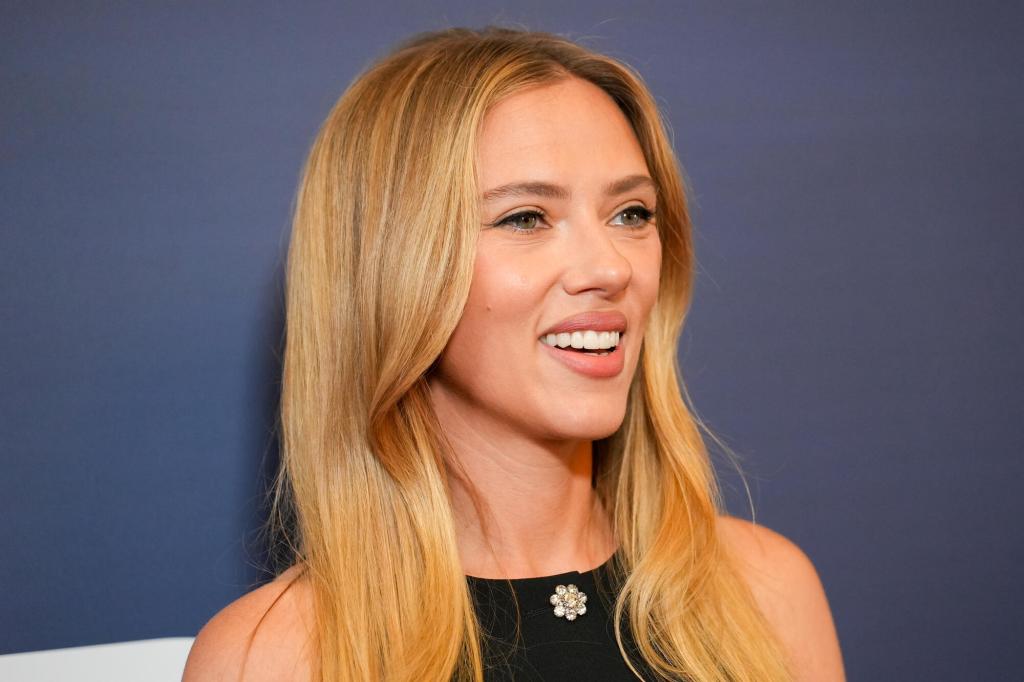 Scarlett Johansson’s Swimsuit Video Shows Her Makeup-Free Moment