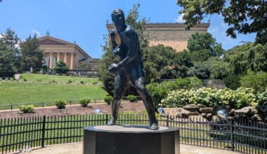 Joe Frazier statue moved to base of steps at Philadelphia Museum of Art