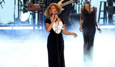 Raye performs at the 2026 BET Awards.