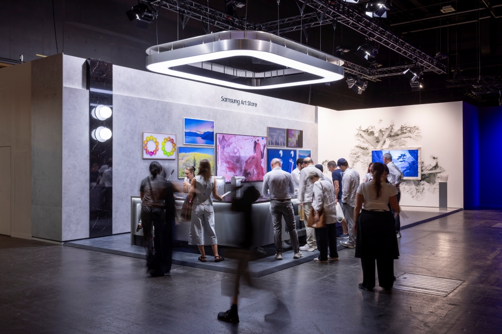▲ Visitors explore the Samsung Lounge at Art Basel in Basel 2026, where Samsung Art Store was presented as a physical exhibition.