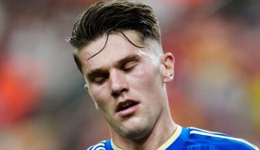 Isak, Gyokeres shamed as £189m pair forced to watch Brobbey masterclass