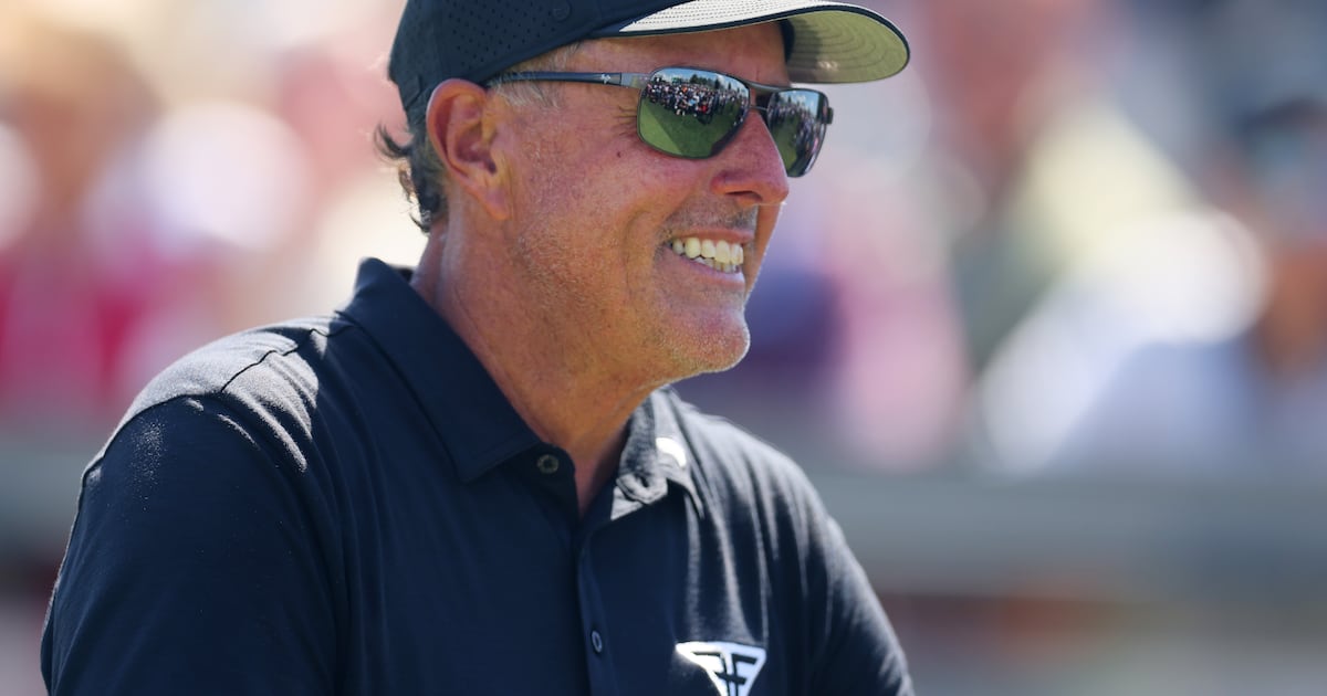 Phil Mickelson accused of inappropriate contact with golf club employee, reports – The Irish Times