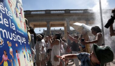 France restricts alcohol consumption and cancels some events as temperatures pass 40 degrees – The Irish Times