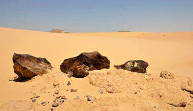 Rare Sahara meteorite may be a fragment of a lost planet destroyed at the solar system's dawn