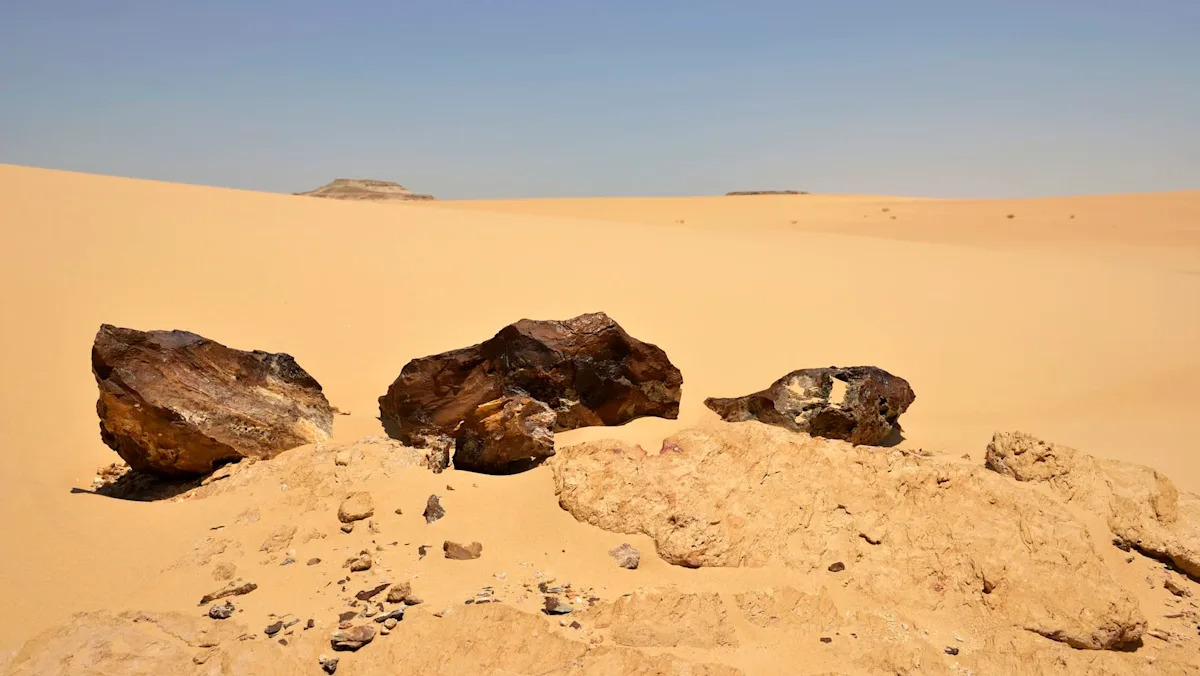 Rare Sahara meteorite may be a fragment of a lost planet destroyed at the solar system's dawn