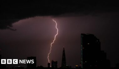 London thunderstorms cause travel disruption, fires and flooding - BBC