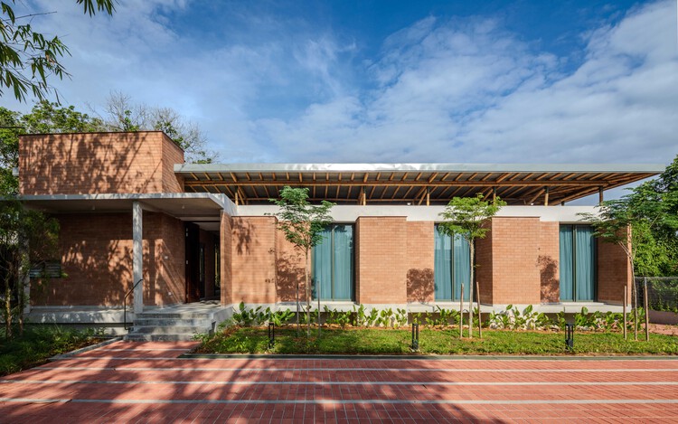 Anjung House / Eleena Jamil Architect - Exterior Photography, Brick