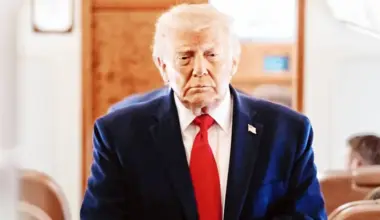 Trump hails jobs growth, attacks Fed