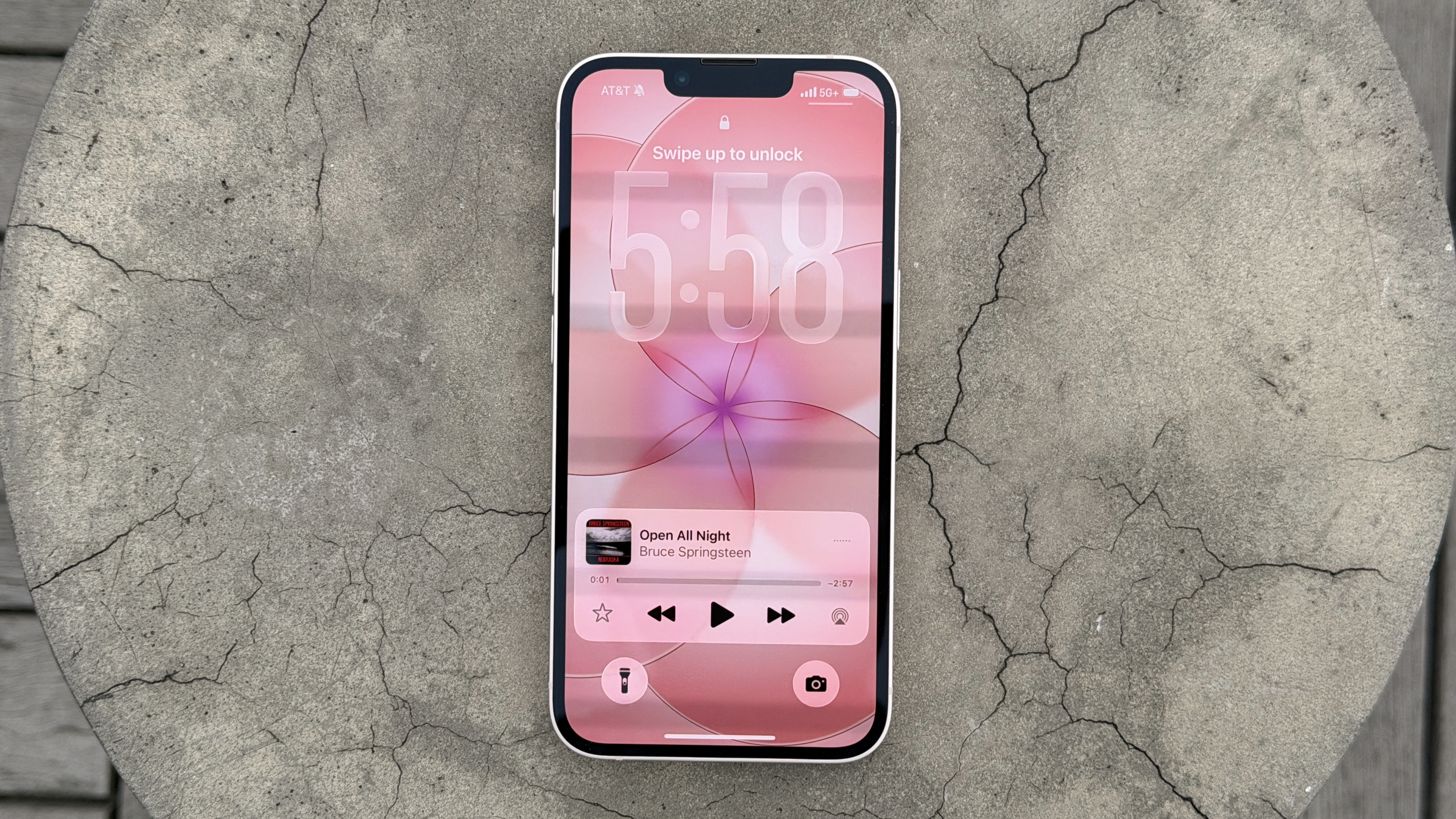 Apple iPhone 17e Review