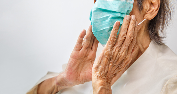 covid-elderly-GettyImages-1212914334.jpg