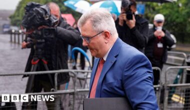 Donaldson tells trial letter to alleged victim 'absolutely not' about abuse - BBC