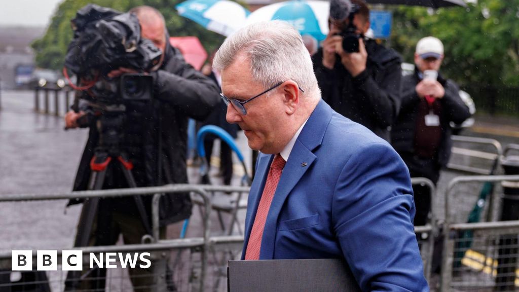 Donaldson tells trial letter to alleged victim 'absolutely not' about abuse - BBC