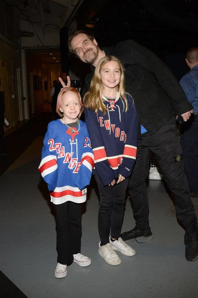 David Harbour with Lily Allen's daughters