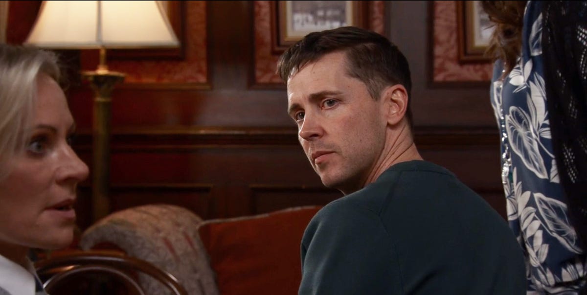 6 Coronation Street spoilers for tonight as Todd reveals killer theory