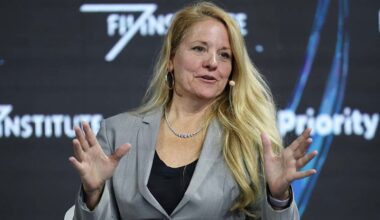Gwynne Shotwell, the 'glue' executing Musk's lofty SpaceX ambitions  