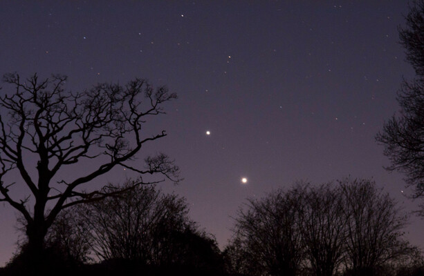 Look up tonight - there's a rare 'double planet' visible in Irish skies soon - The Journal