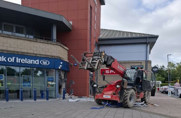 Gardaí investigate as ATM taken in overnight raid on Cork bank - The Journal