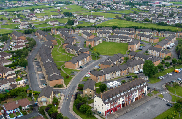 Human rights group 'concerned' by law requiring social housing applicants prove legal residency - The Journal