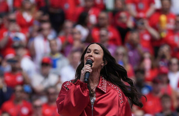 Michael Bublé, Alanis Morissette and Will Arnett feature in World Cup's second ceremony in Canada - The Journal
