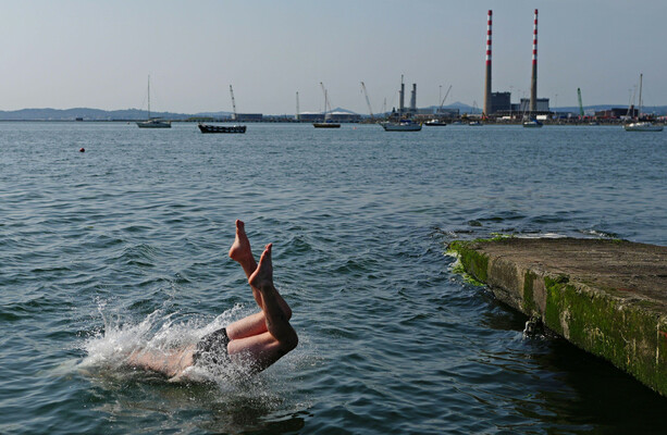 Bunking off work for the beach today? Here’s how to check if it’s safe to swim - The Journal