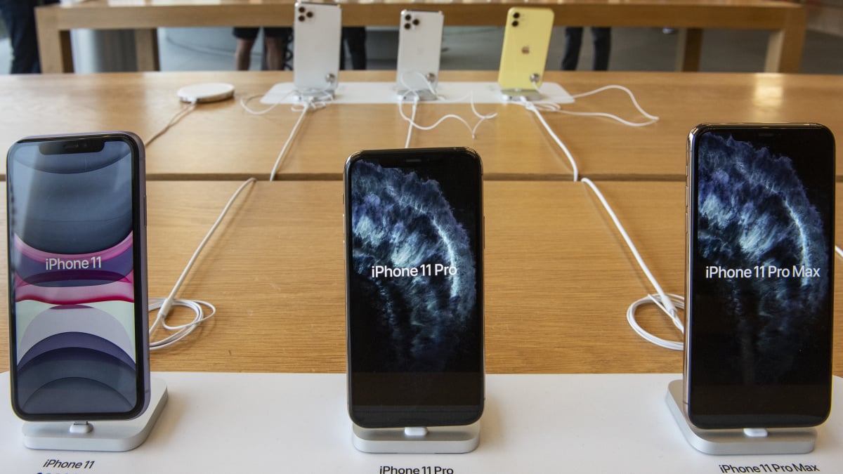 Older iPhones vulnerable to a flaw Apple can’t fix