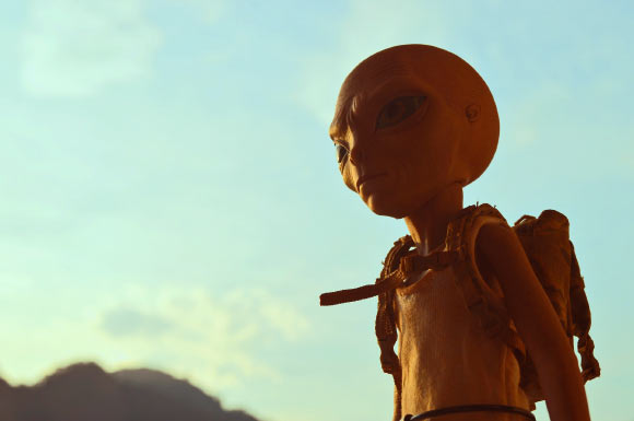 Jeremy Pober & Eric Schwitzgebel argue that conscious experiences can arise in a variety of different types of physical media, not just in biological animals as they currently exist on Earth. Image credit: Fernando Ribas.