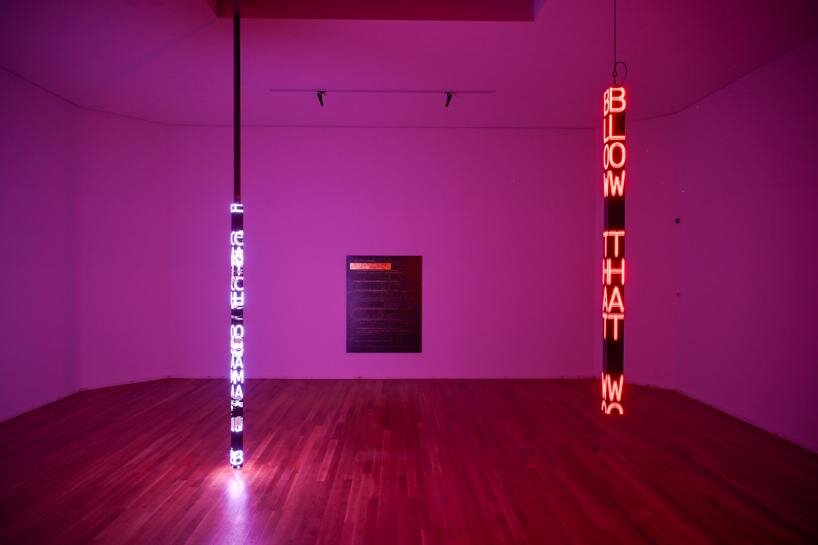 jenny holzer leverages the plasticity of language to create powerful visual messaging - 7