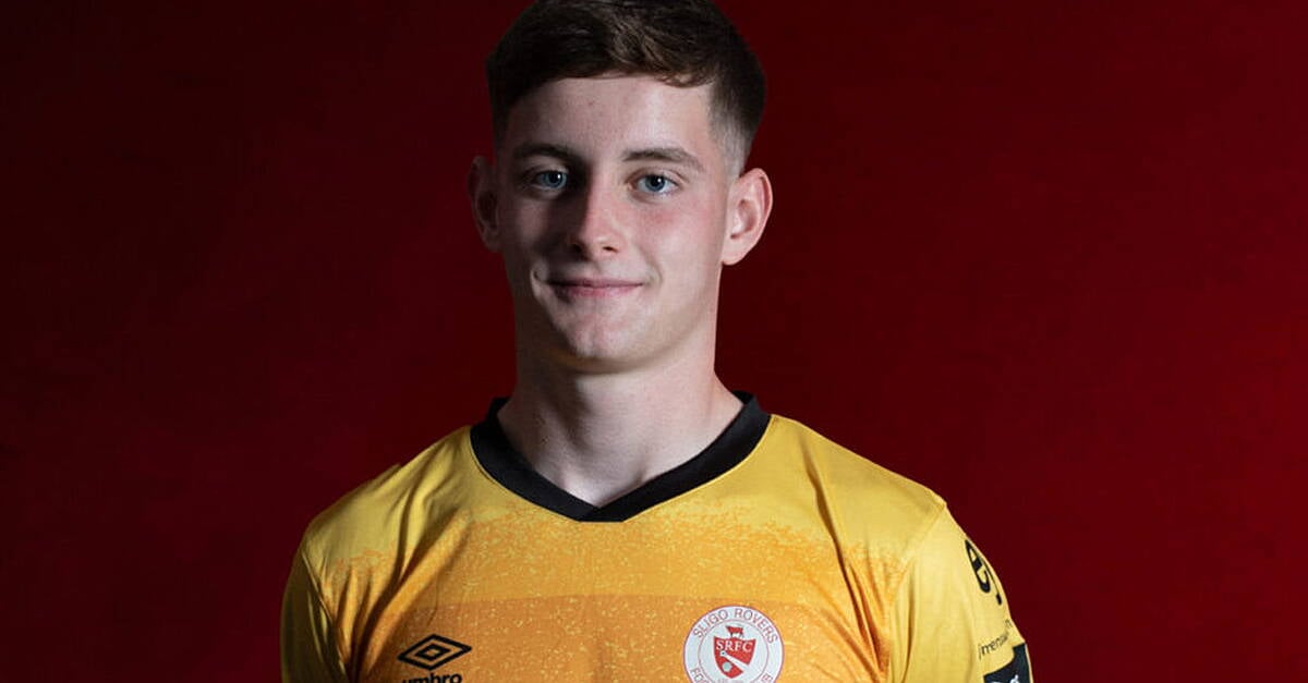 Letterkenny's Charlie McGarvey signs first professional deal at 16