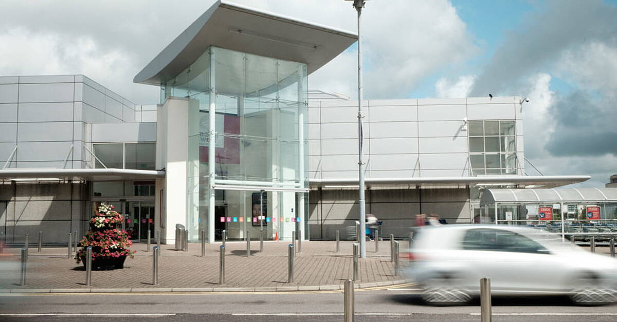 Plans unveiled for 24-hour gym in Manor West Shopping Centre