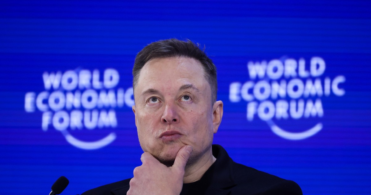 Elon Musk says SpaceX is putting top Starship and Starlink engineers to work on Grok