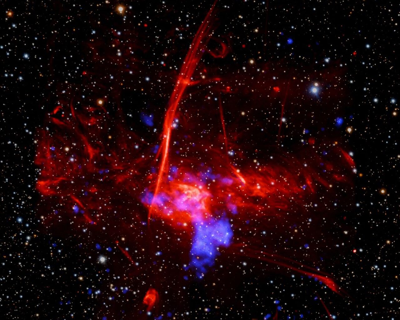 Chandra X-ray Observatory Data Points To Supernova Near Galactic Center