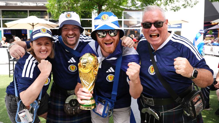 Scotland fans arrive