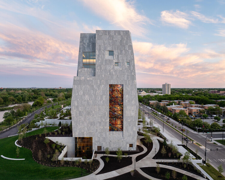 James Turrell's Skyspace and the Opening of the Obama Presidential Center: This Week’s Review - Image 31 of 42