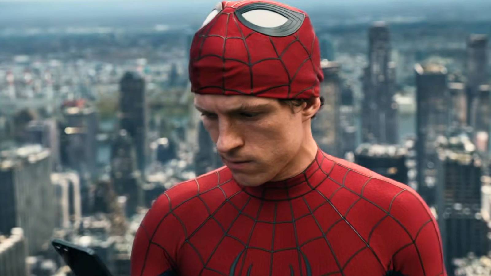 Tom Holland Teases the 1 Person Who Still Knows Peter Parker is Spider-Man in the MCU