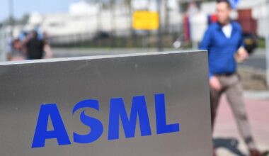 ASML ups forecast, expands capacity on AI chip demand